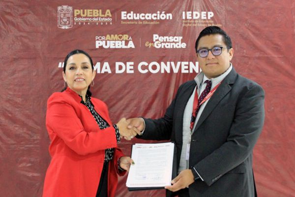 Firma de convenio entre el Instituto de Educación Digital del Estado de Puebla y el Centro de Conciliación Laboral del Estado de Puebla